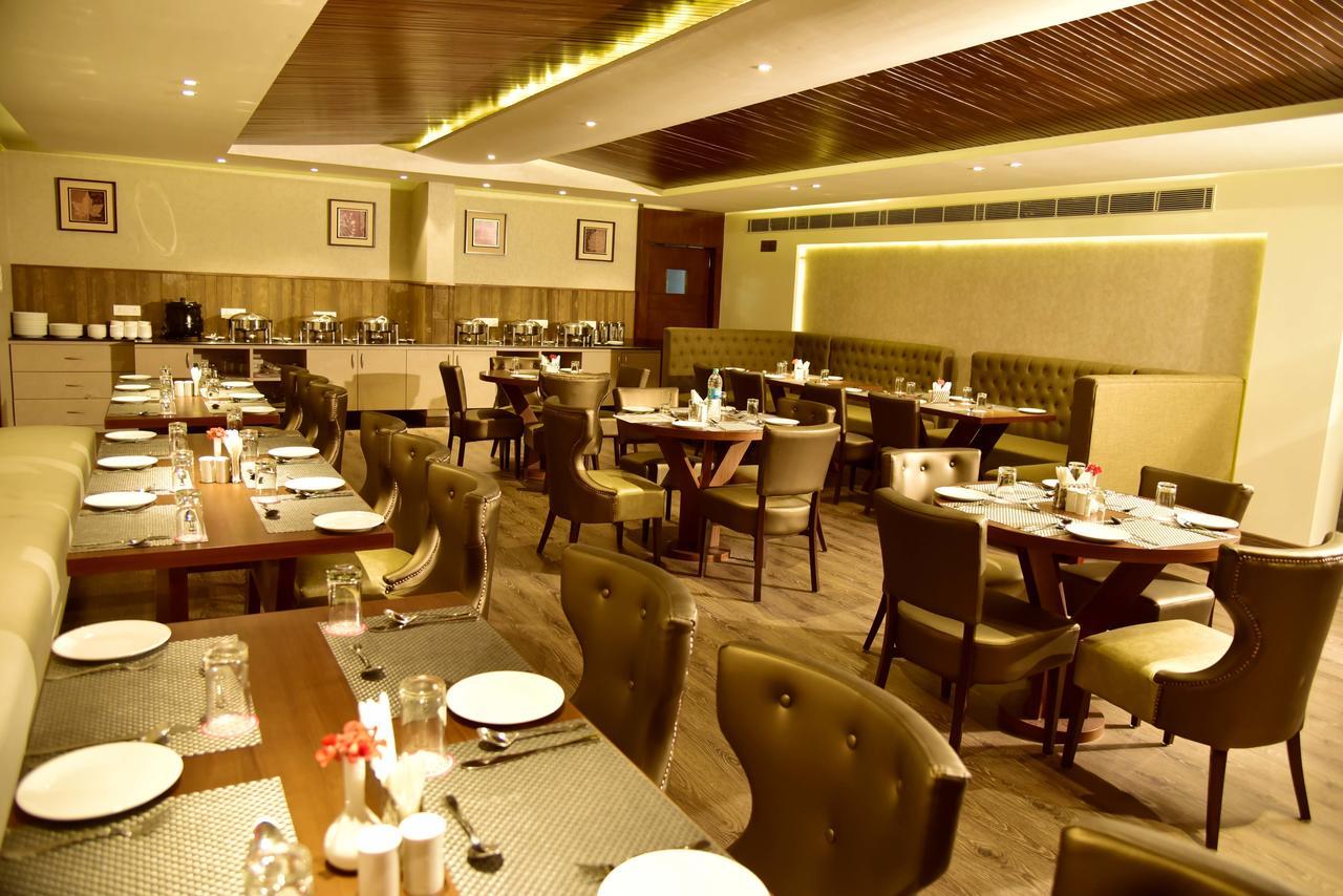 ناينيتال Season Hotel المظهر الخارجي الصورة