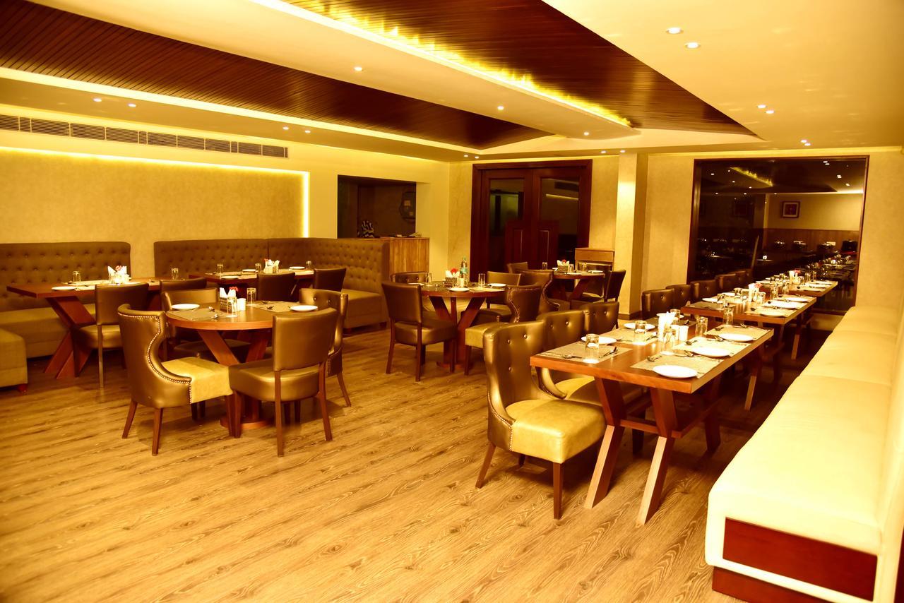 ناينيتال Season Hotel المظهر الخارجي الصورة