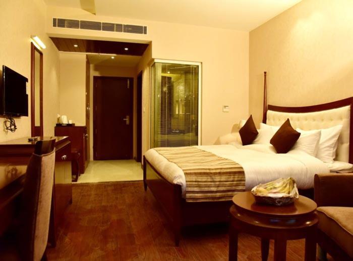 ناينيتال Season Hotel المظهر الخارجي الصورة